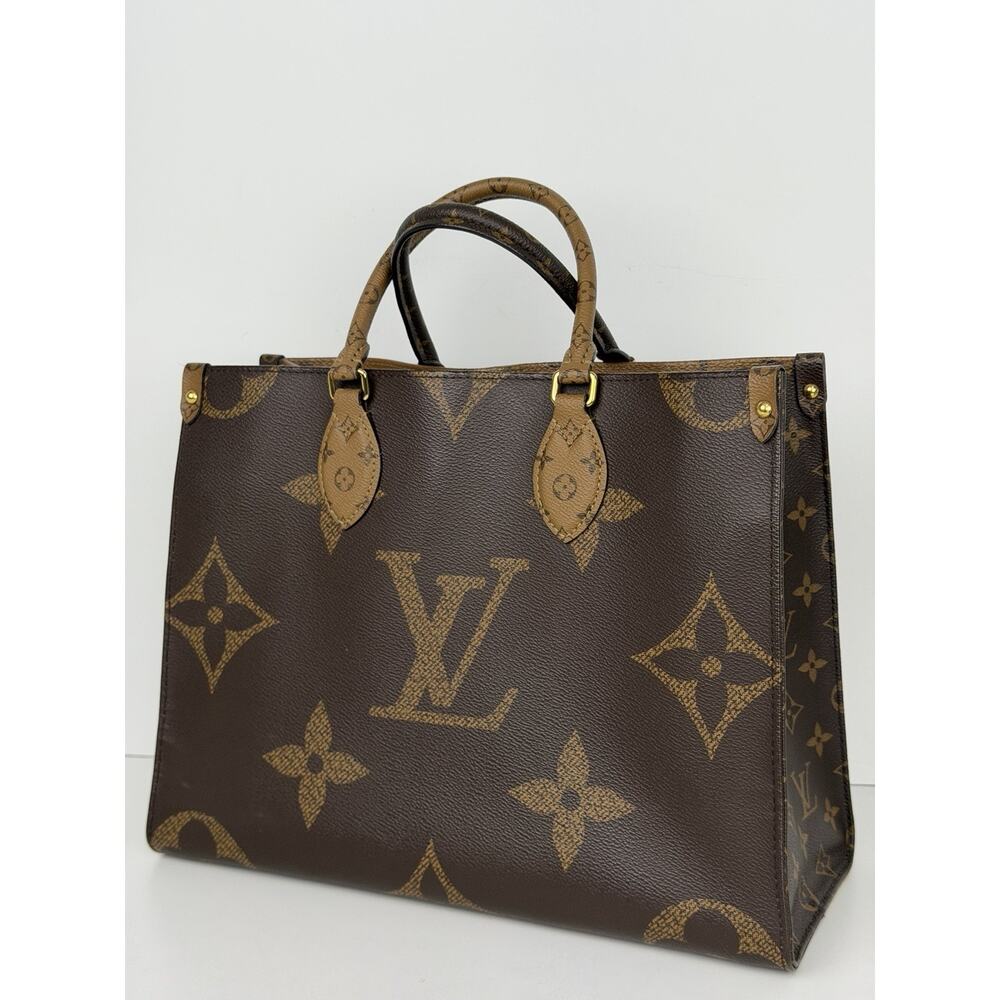 Louis Vuitton OnTheGo MM Tote Bag in Monogram Giant Reverse Canvas NFC S